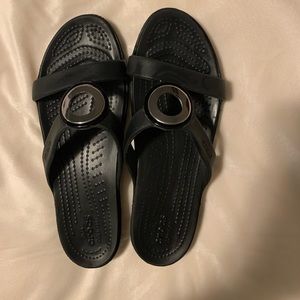 Crocs sandal size 10. Black.